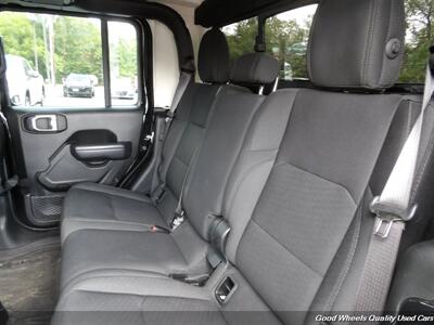 2022 Jeep Gladiator Willys   - Photo 16 - Glassboro, NJ 08028