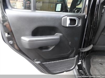 2022 Jeep Gladiator Willys   - Photo 17 - Glassboro, NJ 08028