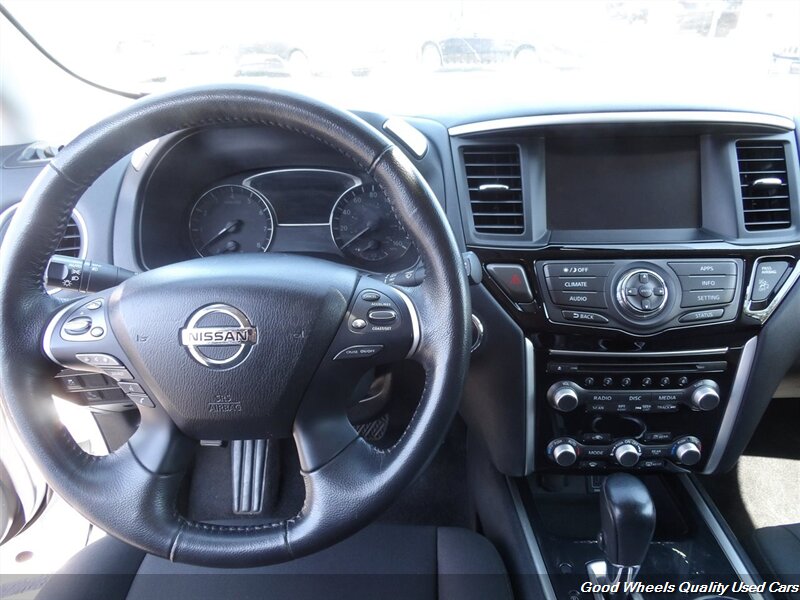 2020 Nissan Pathfinder SV photo 16