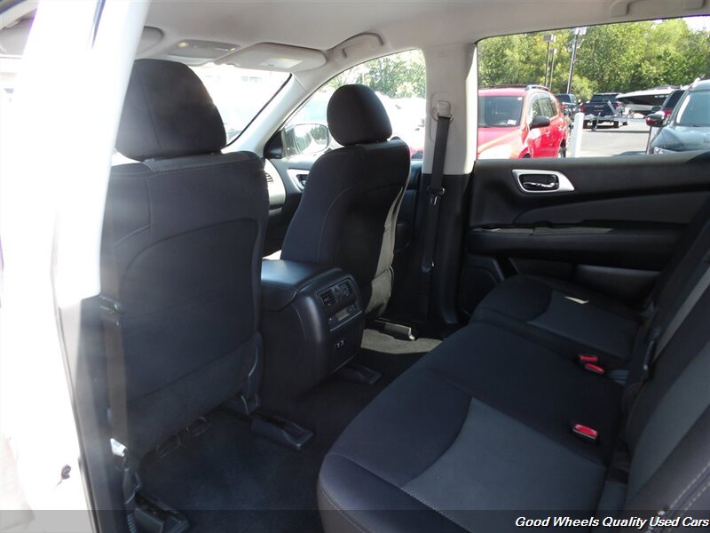 2020 Nissan Pathfinder SV photo 13