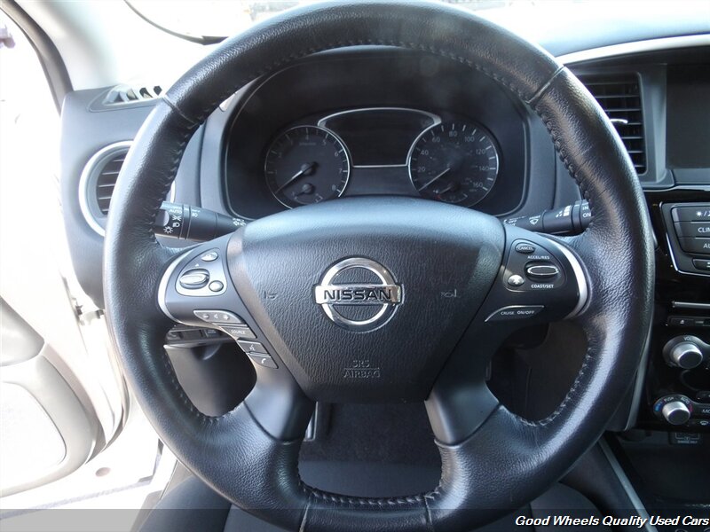2020 Nissan Pathfinder SV photo 17