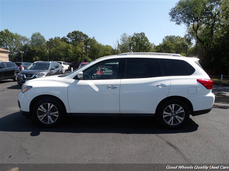 2020 Nissan Pathfinder SV photo 5