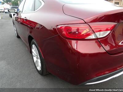 2016 Chrysler 200 Limited - Photo 9 - Glassboro, NJ 08028