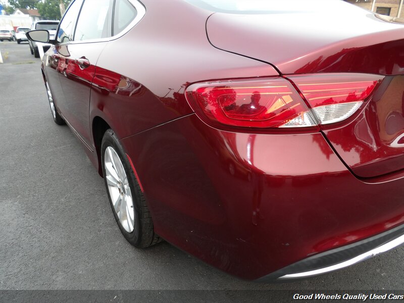 2016 Chrysler 200 Limited - Photo 9 - Glassboro, NJ 08028