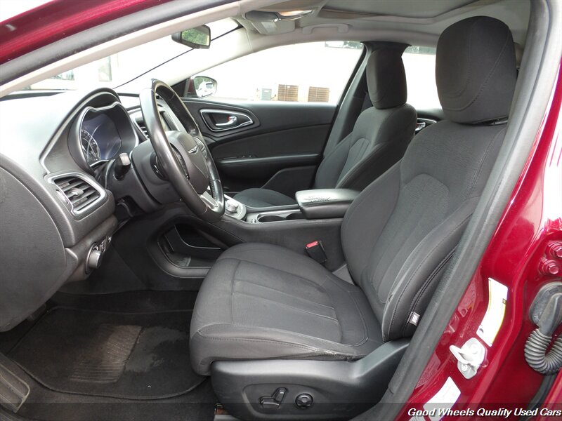 2016 Chrysler 200 Limited - Photo 13 - Glassboro, NJ 08028