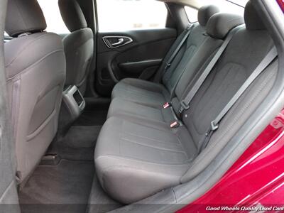 2016 Chrysler 200 Limited - Photo 14 - Glassboro, NJ 08028