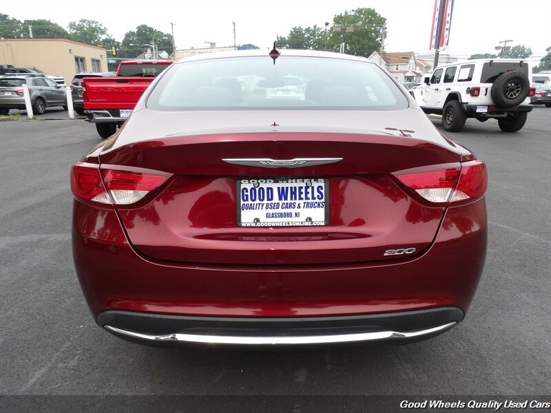 2016 Chrysler 200 Limited - Photo 6 - Glassboro, NJ 08028
