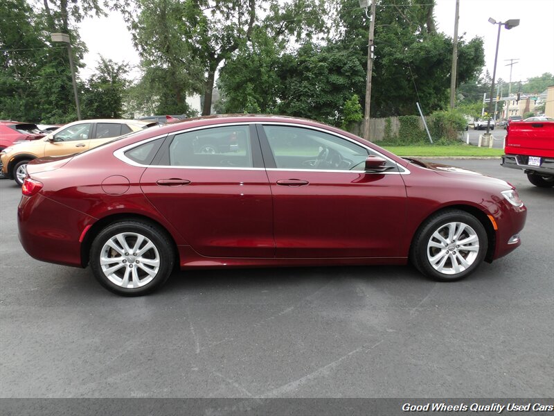 2016 Chrysler 200 Limited - Photo 4 - Glassboro, NJ 08028