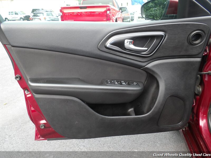 2016 Chrysler 200 Limited - Photo 24 - Glassboro, NJ 08028