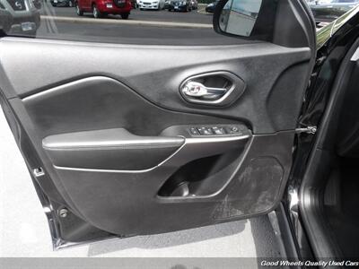 2020 Jeep Cherokee Latitude Plus   - Photo 15 - Glassboro, NJ 08028