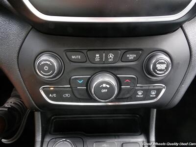 2020 Jeep Cherokee Latitude Plus   - Photo 28 - Glassboro, NJ 08028