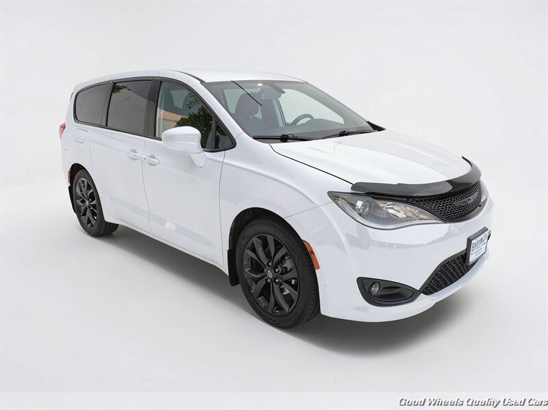 2019 Chrysler Pacifica Touring Plus - Photo 3 - Glassboro, NJ 08028