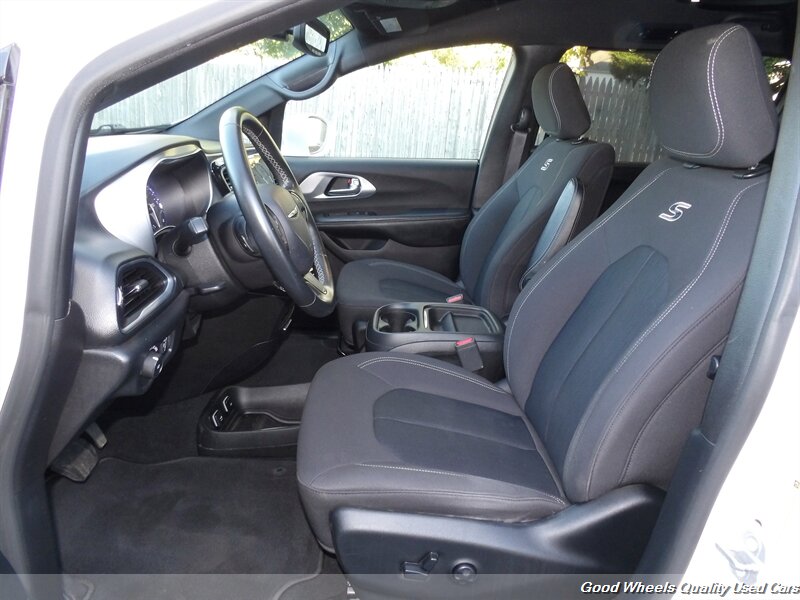 2019 Chrysler Pacifica Touring Plus - Photo 11 - Glassboro, NJ 08028