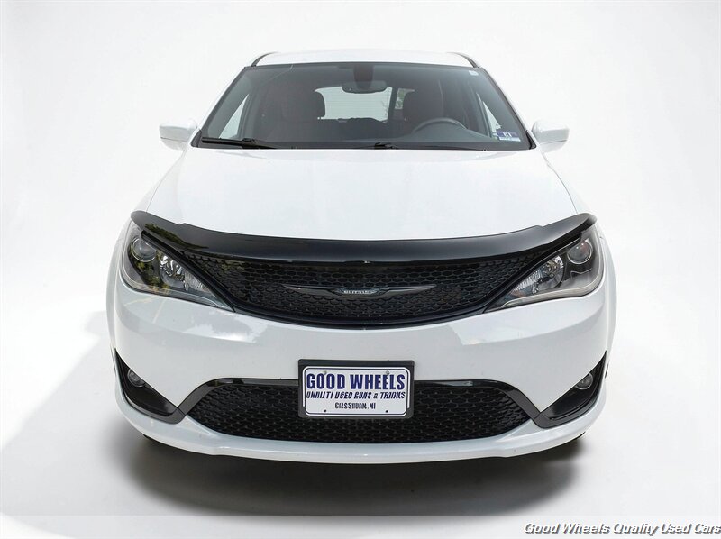 2019 Chrysler Pacifica Touring Plus - Photo 2 - Glassboro, NJ 08028