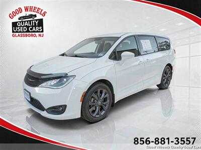 2019 Chrysler Pacifica Touring Plus Minivan