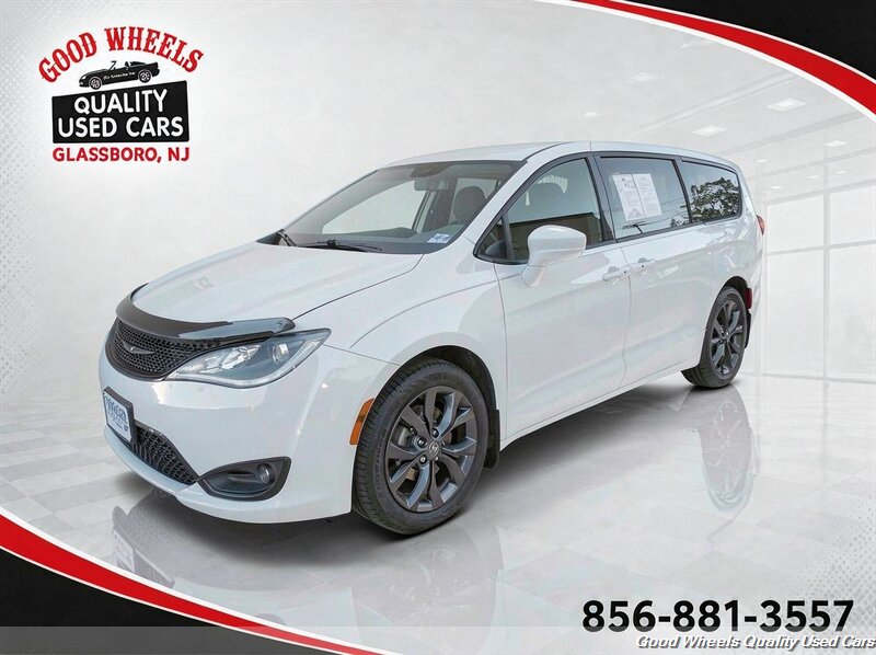 2019 Chrysler Pacifica Touring Plus   - Photo 1 - Glassboro, NJ 08028