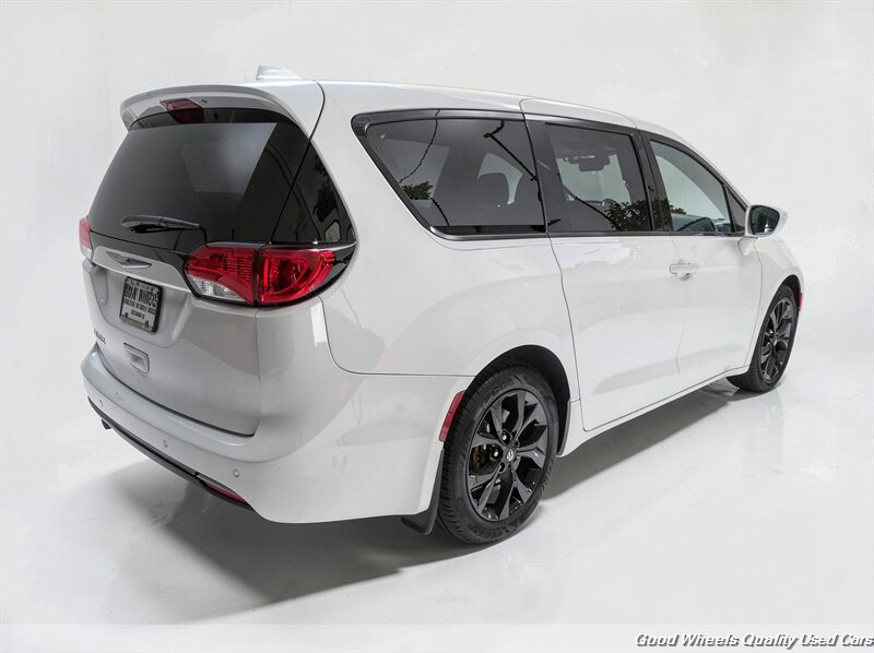 2019 Chrysler Pacifica Touring Plus - Photo 5 - Glassboro, NJ 08028