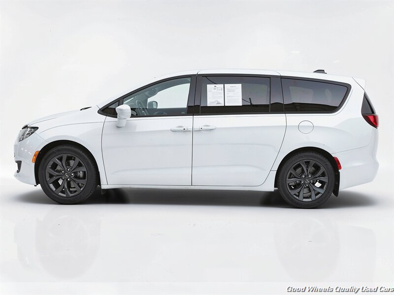 2019 Chrysler Pacifica Touring Plus - Photo 8 - Glassboro, NJ 08028