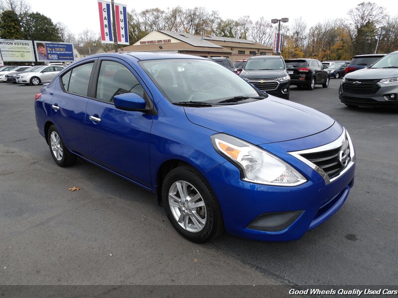 2015 Nissan Versa 1.6 SV photo 2