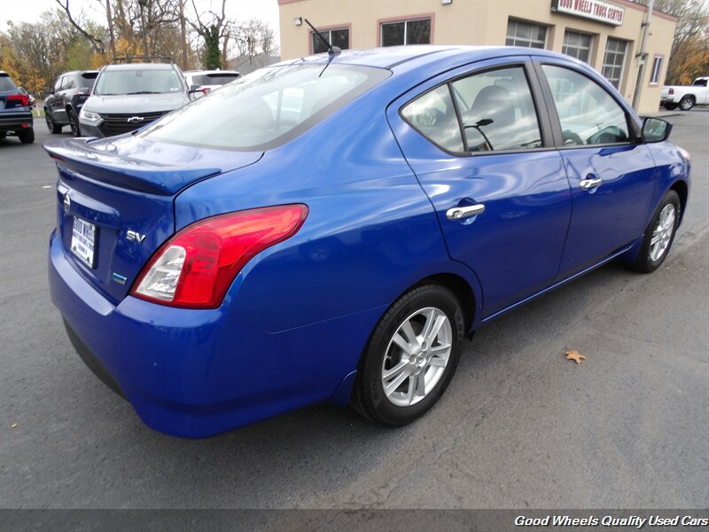 2015 Nissan Versa 1.6 SV photo 4