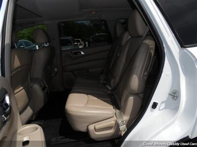 2017 Nissan Pathfinder Platinum   - Photo 18 - Glassboro, NJ 08028