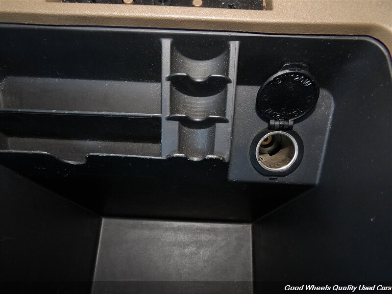 2006 Nissan Frontier SE photo 25