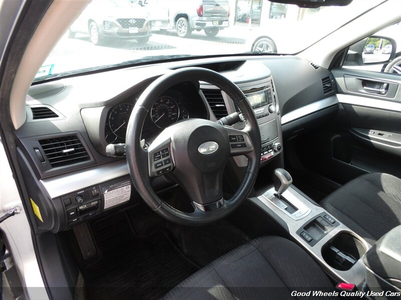 2012 Subaru Legacy 2.5i Premium photo 11