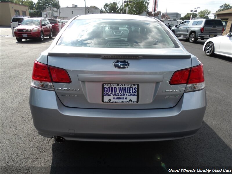 2012 Subaru Legacy 2.5i Premium photo 5