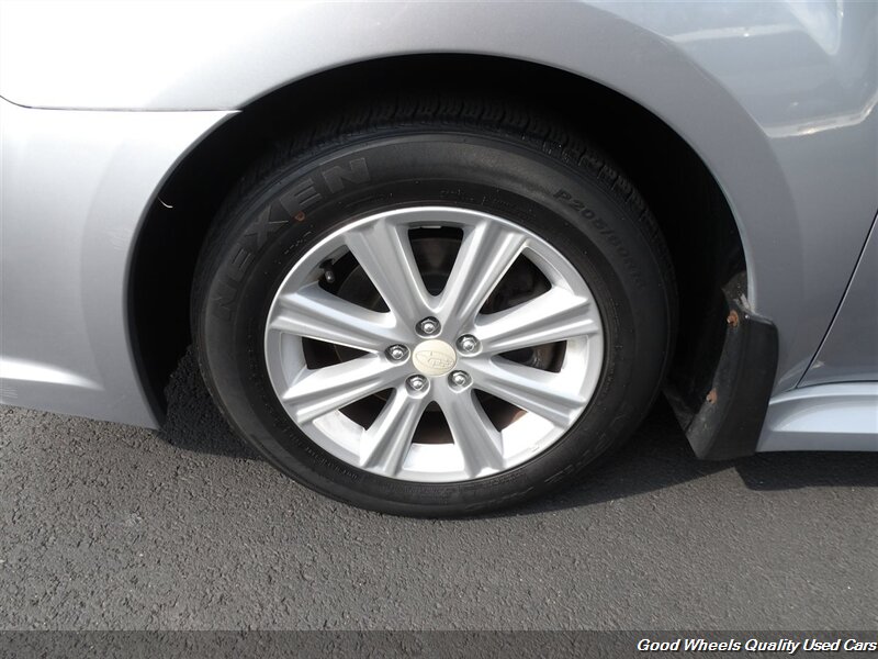 2012 Subaru Legacy 2.5i Premium photo 10