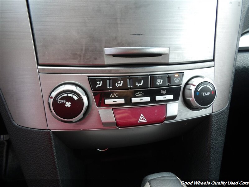 2012 Subaru Legacy 2.5i Premium photo 19