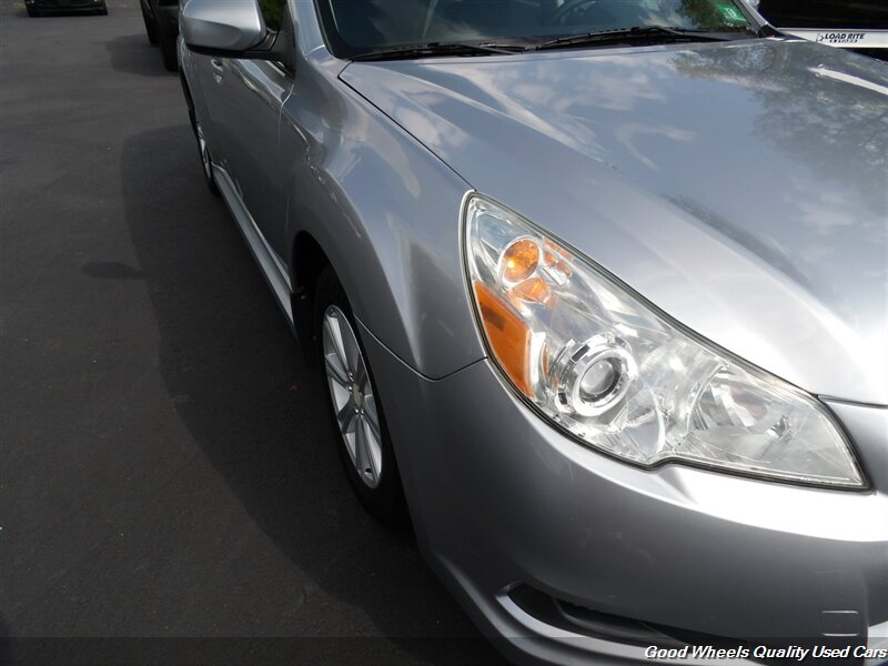 2012 Subaru Legacy 2.5i Premium photo 9