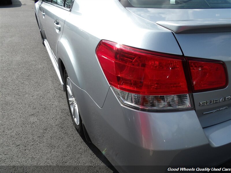 2012 Subaru Legacy 2.5i Premium photo 8