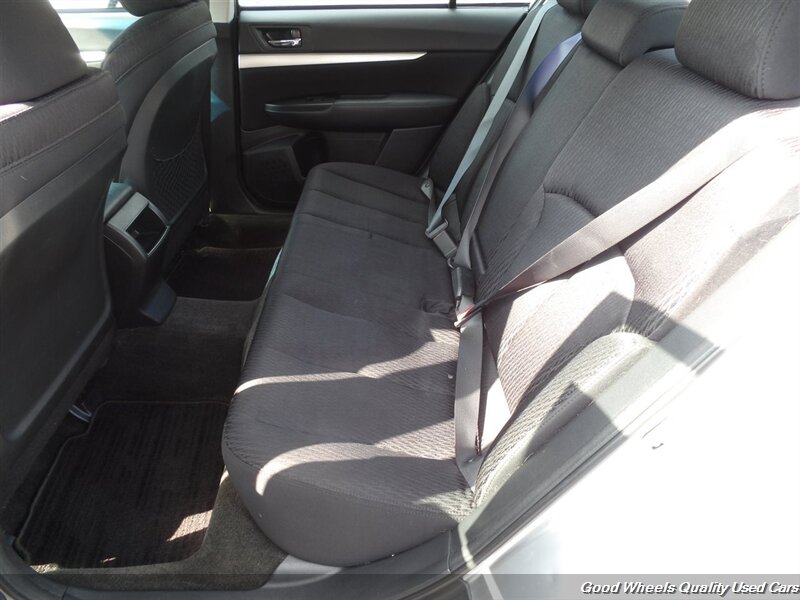 2012 Subaru Legacy 2.5i Premium photo 13