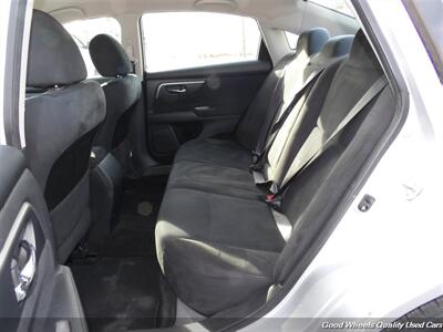 2015 Nissan Altima 2.5 S   - Photo 19 - Glassboro, NJ 08028