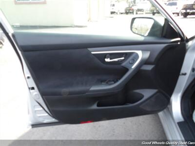 2015 Nissan Altima 2.5 S   - Photo 14 - Glassboro, NJ 08028