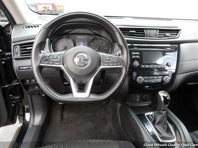 2017 Nissan Rogue SV   - Photo 15 - Glassboro, NJ 08028