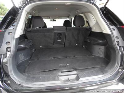 2017 Nissan Rogue SV   - Photo 21 - Glassboro, NJ 08028