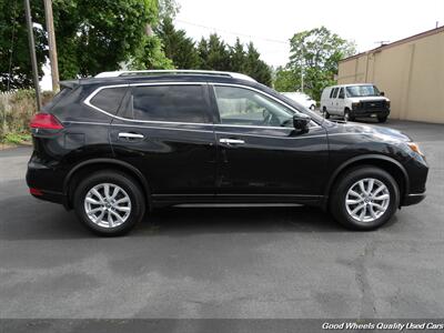 2017 Nissan Rogue SV   - Photo 4 - Glassboro, NJ 08028