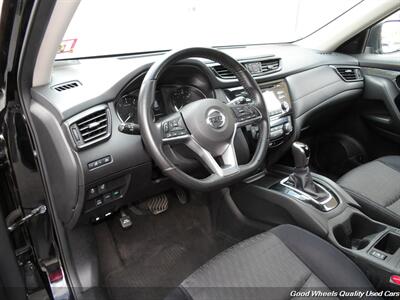 2017 Nissan Rogue SV   - Photo 12 - Glassboro, NJ 08028