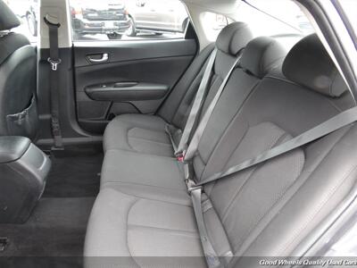 2017 Kia Optima LX   - Photo 16 - Glassboro, NJ 08028