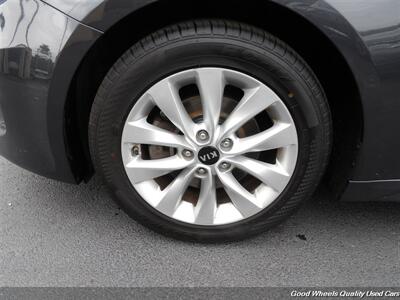 2017 Kia Optima LX   - Photo 9 - Glassboro, NJ 08028