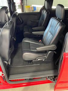 2016 Dodge Grand Caravan R/T   - Photo 10 - Metropolis, IL 62960