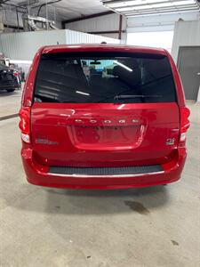 2016 Dodge Grand Caravan R/T   - Photo 8 - Metropolis, IL 62960