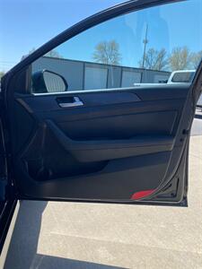 2017 Hyundai SONATA Sport   - Photo 20 - Metropolis, IL 62960