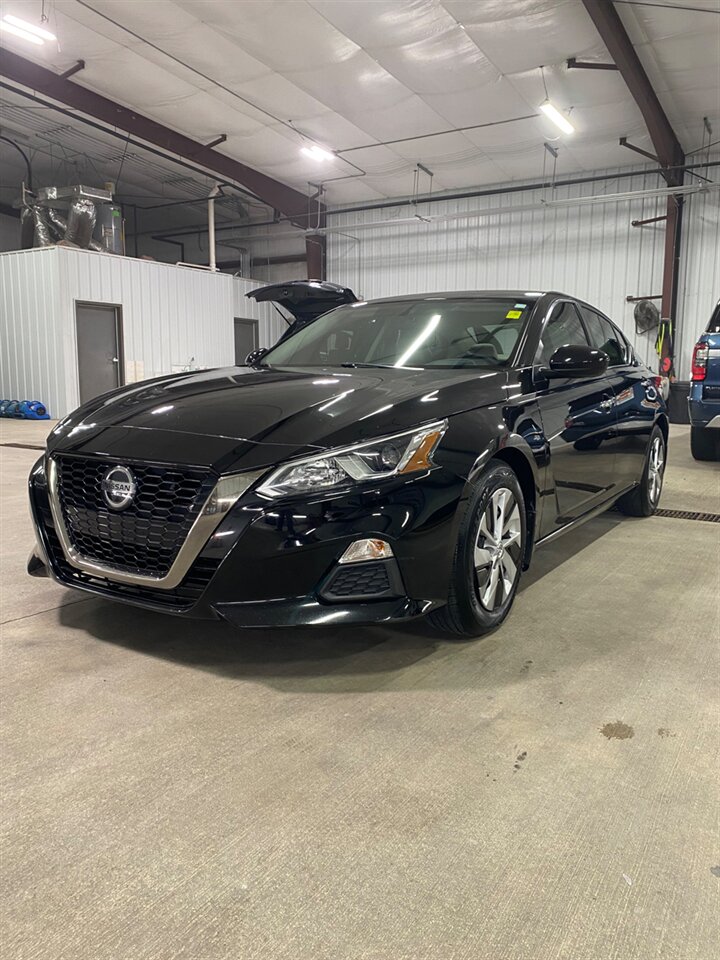 2019 Nissan Altima S's photo