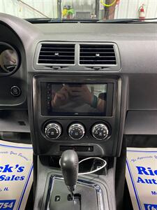 2014 Dodge Challenger SXT - Photo 11 - Metropolis, IL 62960