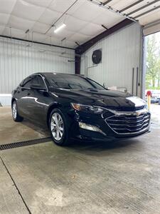 2022 Chevrolet Malibu LT   - Photo 2 - Metropolis, IL 62960