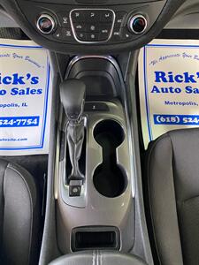 2022 Chevrolet Malibu LT   - Photo 14 - Metropolis, IL 62960