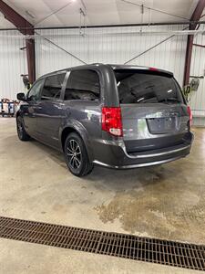 2017 Dodge Grand Caravan GT   - Photo 4 - Metropolis, IL 62960