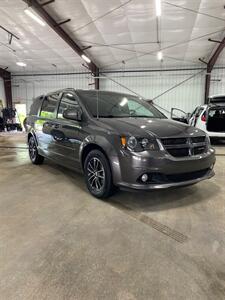 2017 Dodge Grand Caravan GT   - Photo 2 - Metropolis, IL 62960